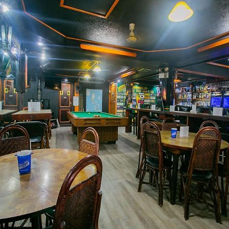 Oyo 722 Slouch Hat Inn Манила Экстерьер фото