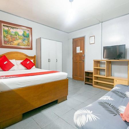 Oyo 722 Slouch Hat Inn Манила Экстерьер фото
