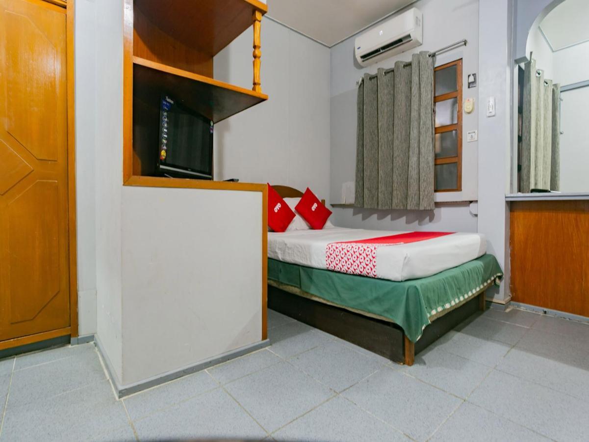 Oyo 722 Slouch Hat Inn Манила Экстерьер фото