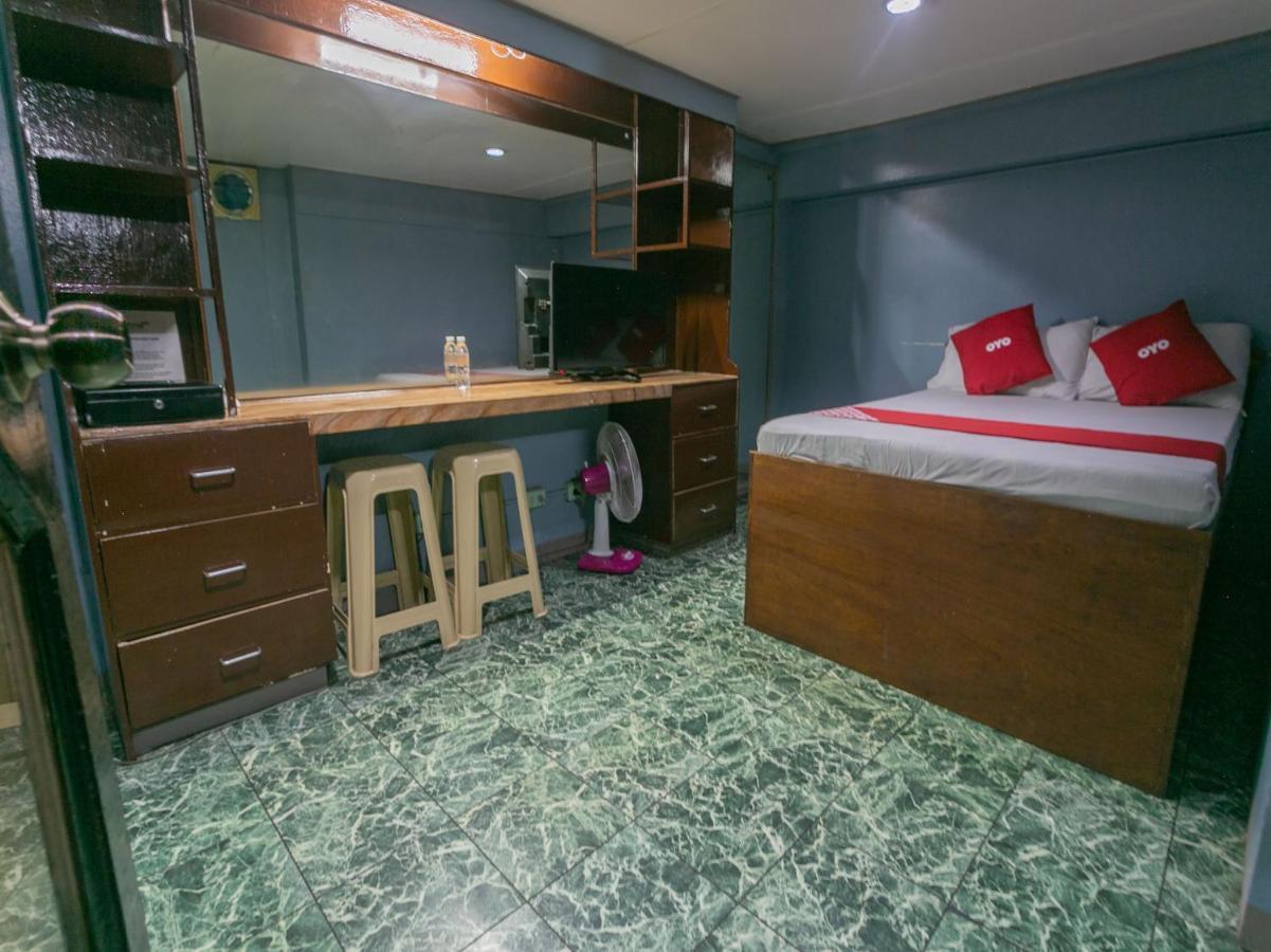 Oyo 722 Slouch Hat Inn Манила Экстерьер фото