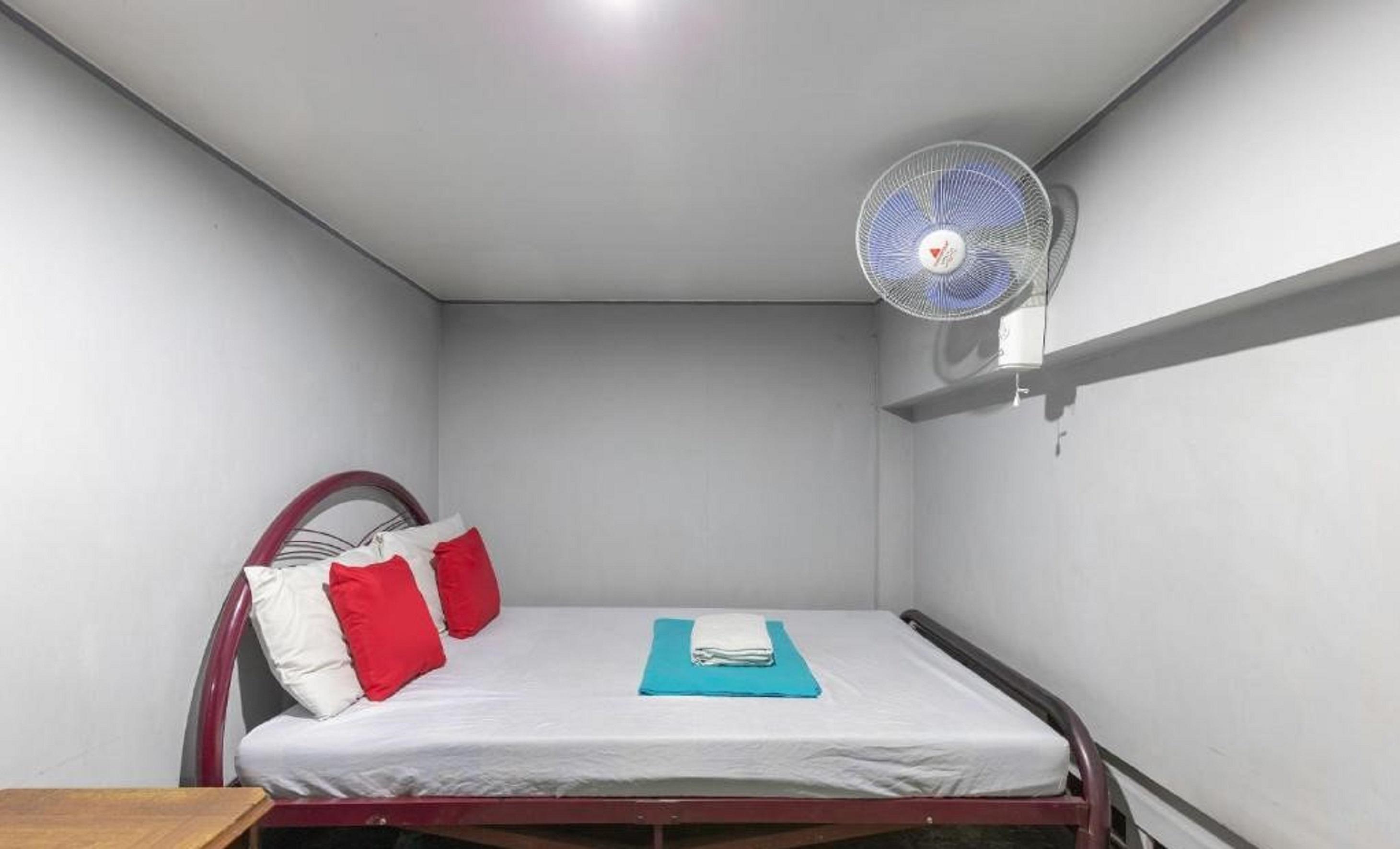 Oyo 722 Slouch Hat Inn Манила Экстерьер фото