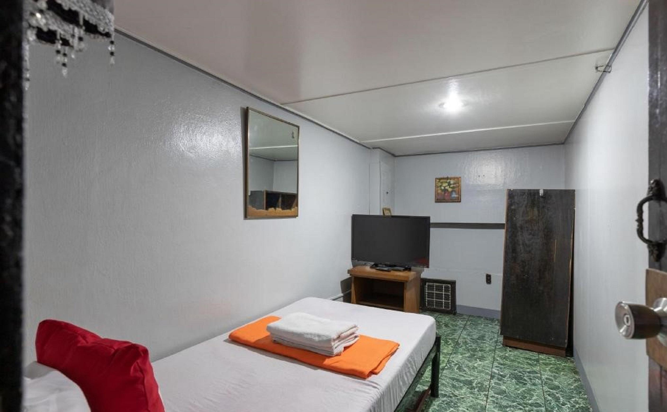 Oyo 722 Slouch Hat Inn Манила Экстерьер фото