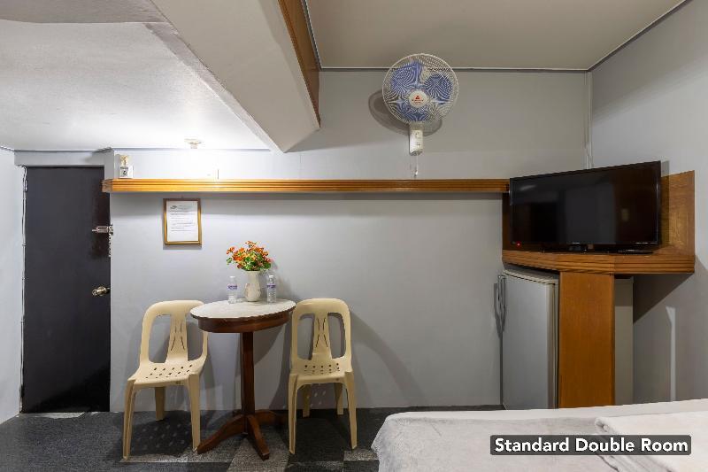Oyo 722 Slouch Hat Inn Манила Экстерьер фото